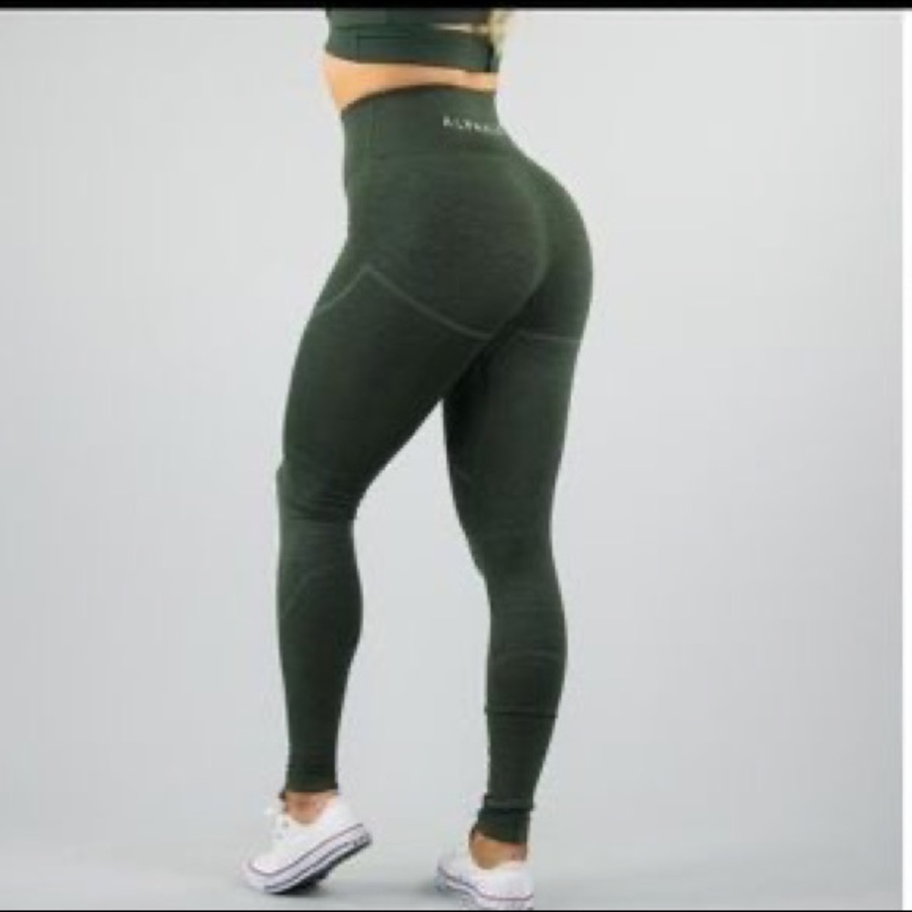 🌲 Alphalete Revival Leggings in Forest Green 🌲